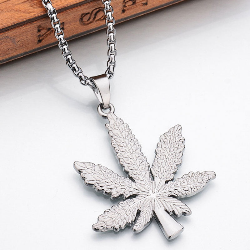 Hip Hop Gold and Silver Maple Leaf Necklace Domineering Men and Women Same Style Fashion Jewelry Hemp Leaf Pendant